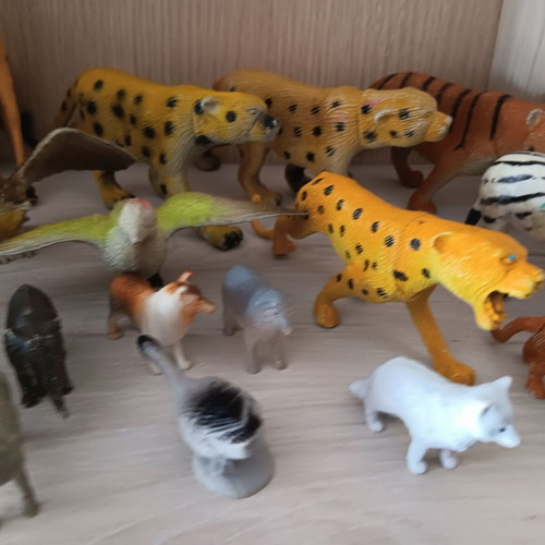 Plastic wild animal toys used, lot