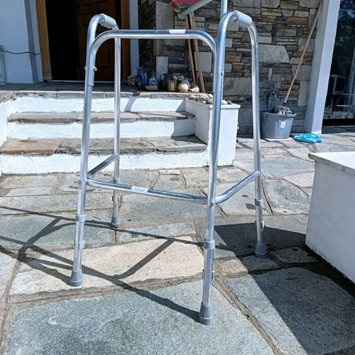 Pi aluminum walking aid like new, stable