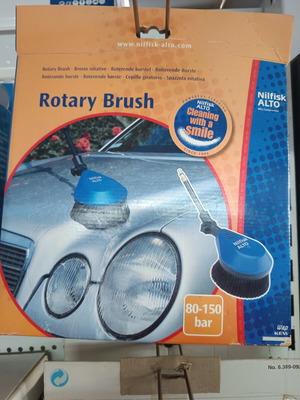 Rotary brush for car cleaning