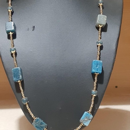 Necklace with rough and round apatite, very long, new
