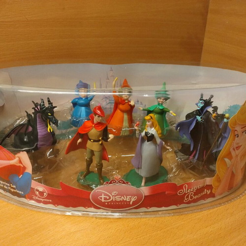 Disney Store Exclusive Sleeping Beauty figure set new