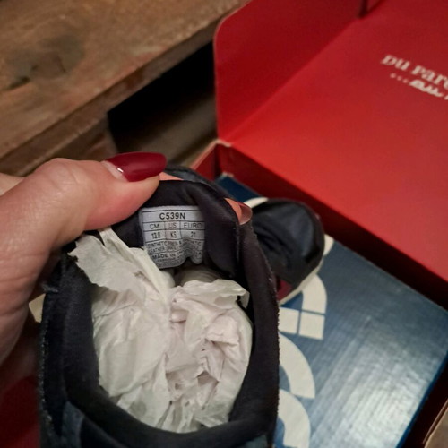 Asics kids athletic shoes like new, size 21, blue