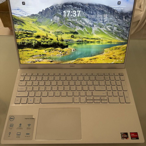 Dell Inspiron 5505 laptop like new, Ryzen 5, 8GB RAM, 256GB SSD, 15.6” FHD, Win10 Home