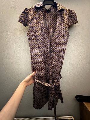 Satin dress used with short sleeves and belt, brown and gold tones