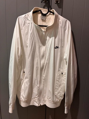 Nike Air Max Plus αντιανεμικό jacket σαν καινούργιο, μέγεθος M, λευκό και μαύρο