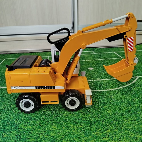 Excavator toy like new