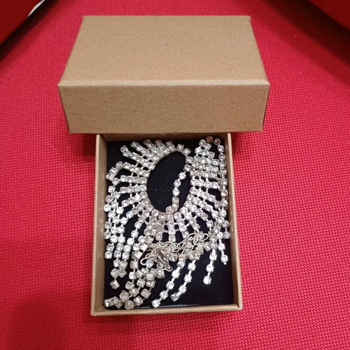 Vintage dangling crystal rhinestone necklace like new