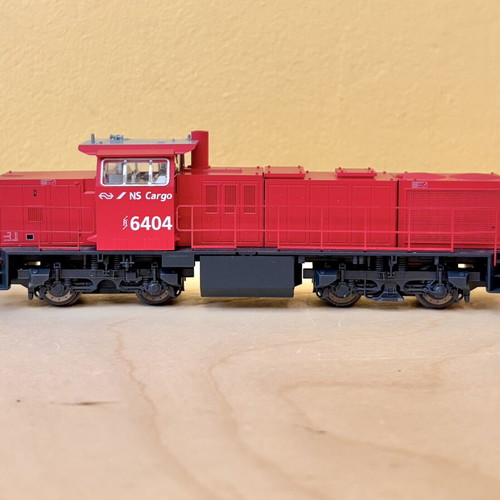 PIKO NS Cargo 6404 Diesel Locomotive model like new HO scale