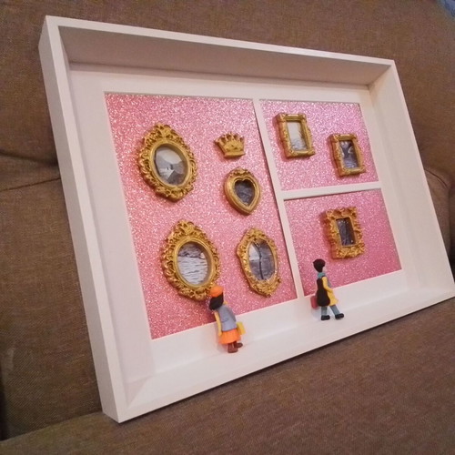 Vintage decorative frame "A Walk in the Pinakothiki" like new