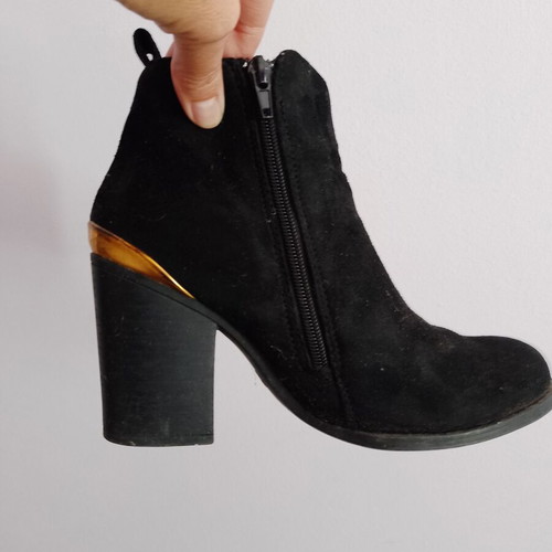 Esmara ankle boots used size 38 with wide heel and free makeup bag