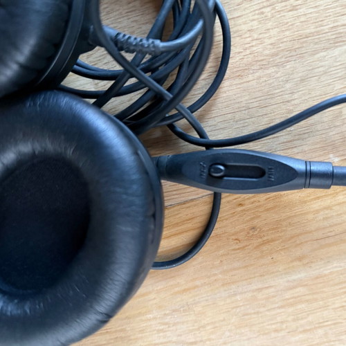 KRK KNS-8400 Studio Monitor Headphones like new, closed-back