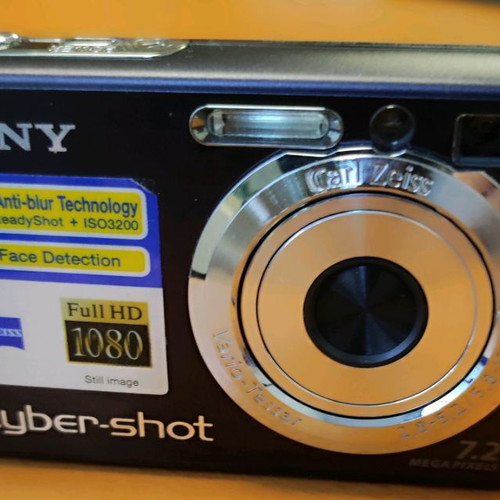 Sony camera new with rechargeable batteries and charger