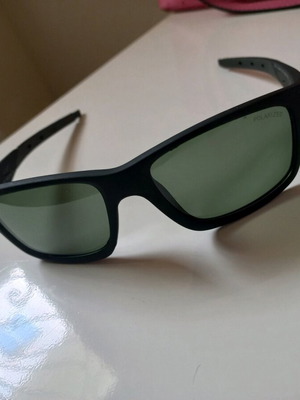 Γυαλιά ηλίου polarized σαν καινούργια, μαύρα