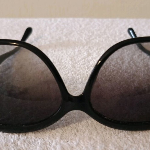 Salvatore Ferragamo women's sunglasses black large like new