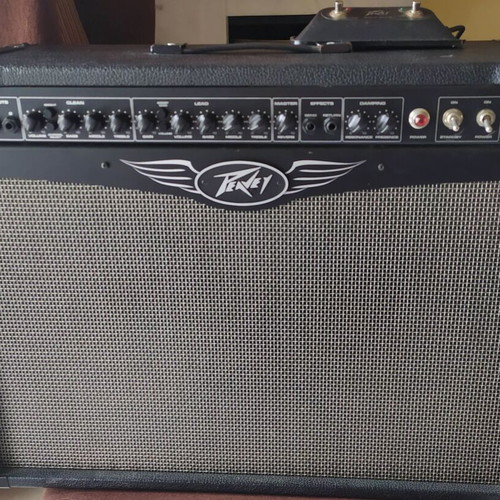 Peavey ValveKing 212 guitar amplifier with footswitch