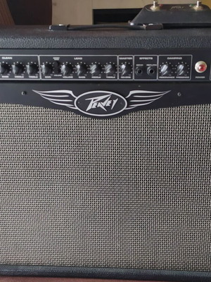 Peavey ValveKing 212 guitar amplifier with footswitch