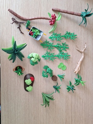 Playmobil gardening set like new, various plants