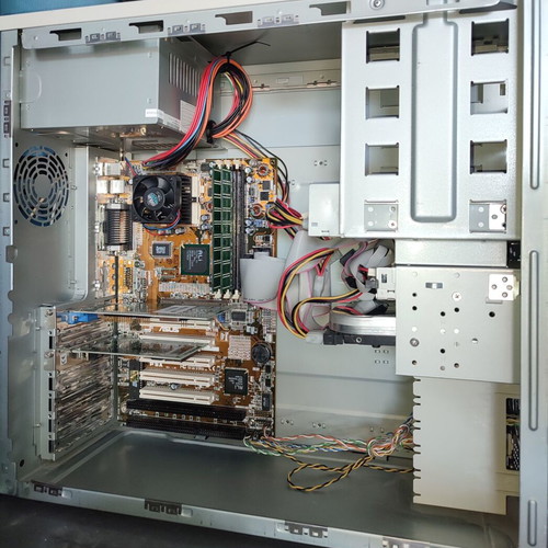 AMD K6-III Retro PC with ASUS P5A motherboard