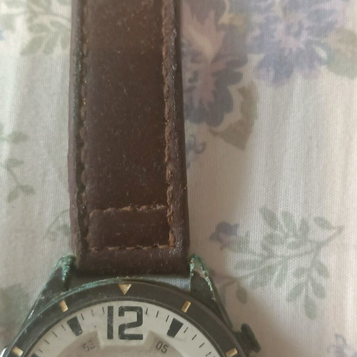 Men's watch used with strap