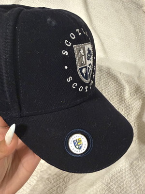 Hat like new, black, one size