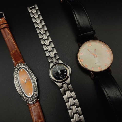 Women's watches used, set of 3, fully functional with new batteries