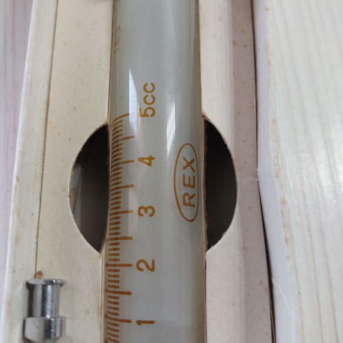 Glass syringe 5cc from the 1960s like new