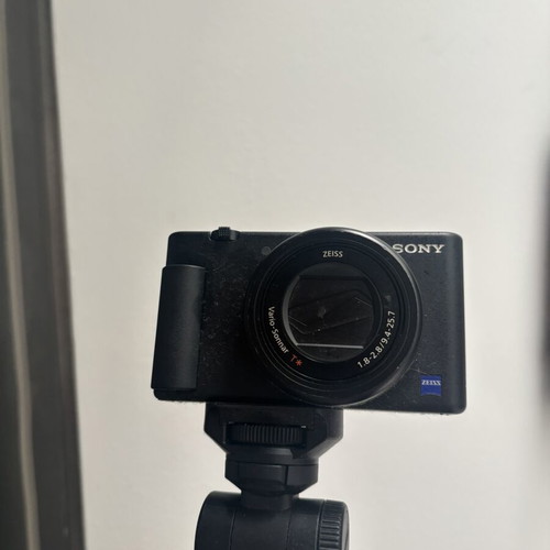 Sony camera vlogging with amazing picture quality like new