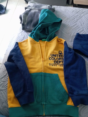 Παιδικές ζακέτες Benetton σαν καινούργιες, νούμερο 7 ετών, πολύχρωμες, πακέτο 2