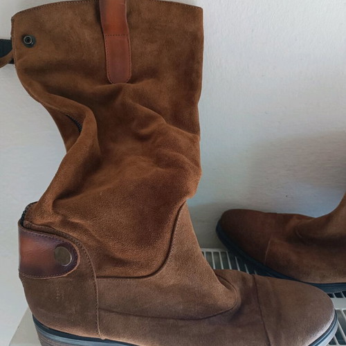 Leather suede brown boots size 42 like new knee-high