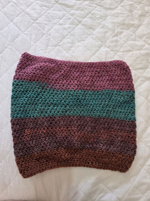 Knitted neck warmer used