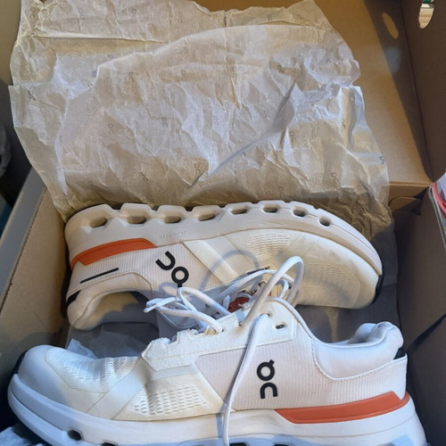 On Cloudrunner 2 athletic shoes used, size 44, white