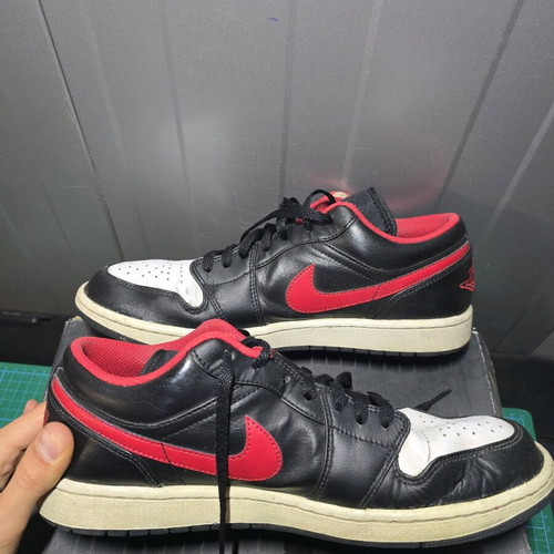 Original Nike Air Jordan 1 Low men's shoes used, size 45, black and red