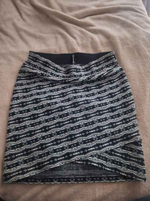 Stradivarius women's skirt like new, size M