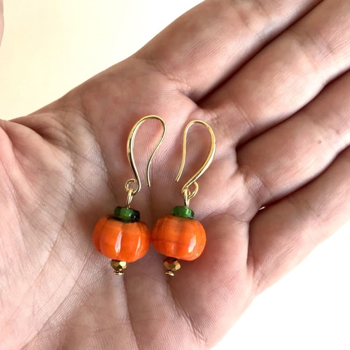 Halloween earrings orange Murano glass pumpkins new, size 40 mm
