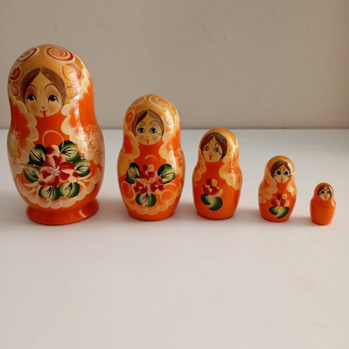 Matrechka Russian traditional wooden doll set of 5 like new