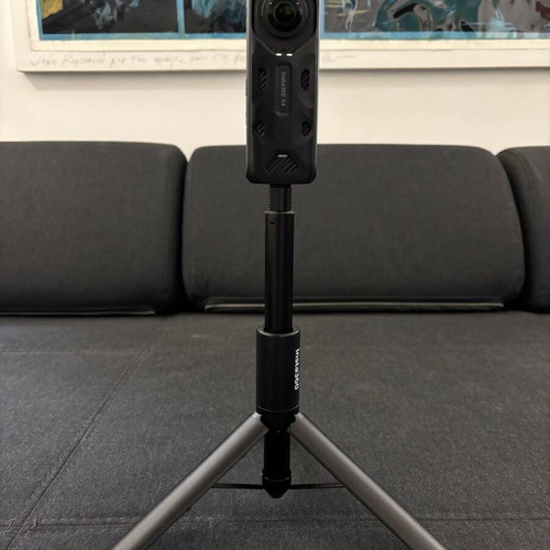 Insta360 X4 like new with selfie stick tripod and 2 microSD cards
