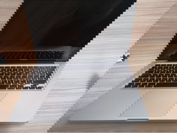 Laptop MacBook