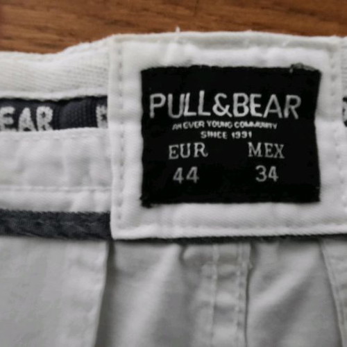 Pull & Bear λευκό κοντό ανδρικό παντελόνι μεταχειρισμένο, μέγεθος L