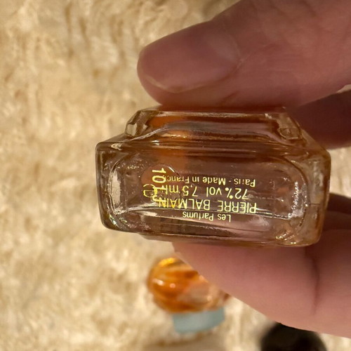 Set of branded mini perfumes like new, Dior, Estée Lauder, Balmain, Yves Rocher