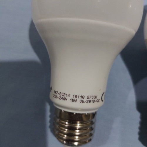 Led bulbs like new, pack of 5, 2 E27 and 3 E14