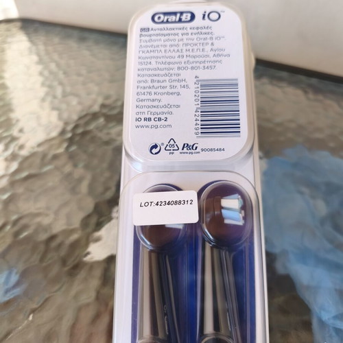 Oral B IQ replacement brush heads pack of 2 new
