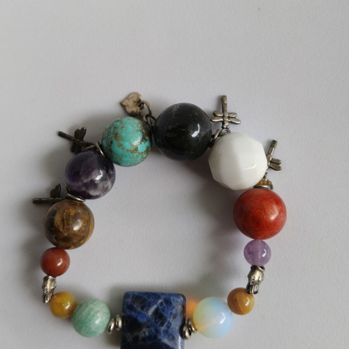 Multicolor bracelet like new with semi-precious stones and metal details