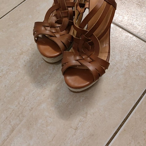 Leather platform shoes tan size 40 new, brand Saks