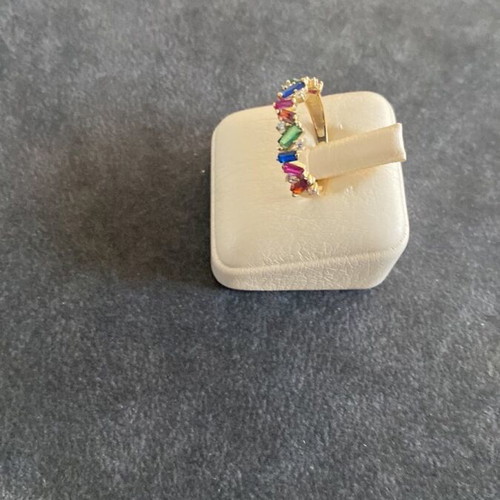 14k Gold Ring like new with multicolor zircon stones