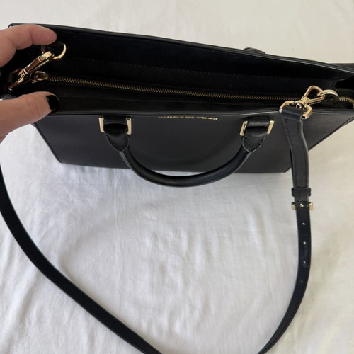 Michael Kors handbag like new, black with gold details