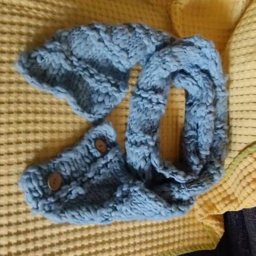 Scarf with button like new
