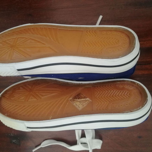 Sneakers new, size 31, royal blue