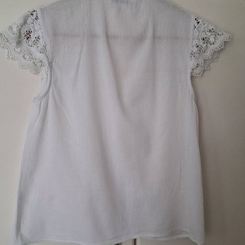 Stradivarius white cotton shirt like new with lace details