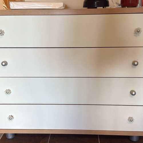 Girls' children's room like new with bed, nightstand, dresser and wall shelf