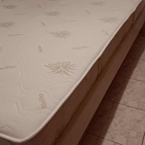 Bed with mattress like new, 140x200 cm, beige cream color